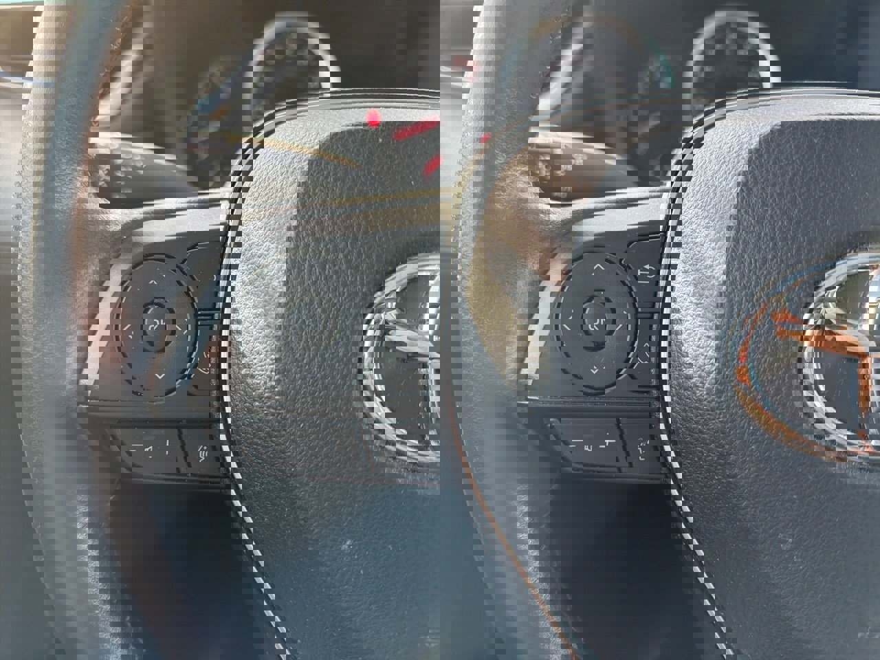 Used 2022 Toyota Corolla Cross LE image 11