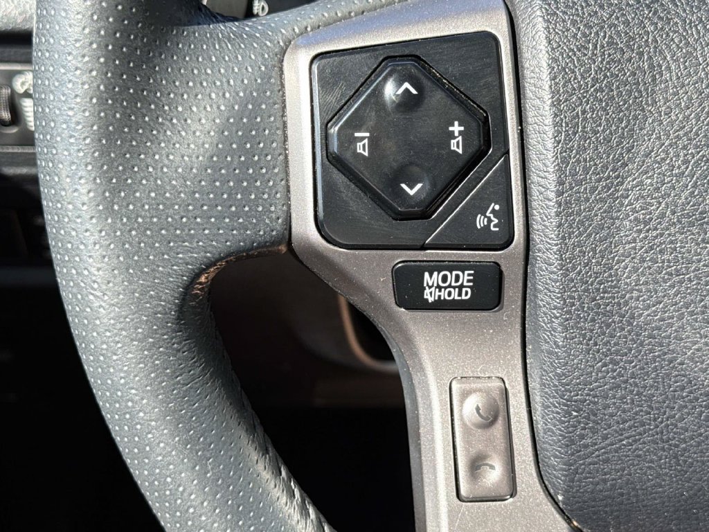 Used 2022 Toyota 4Runner Limited AWD/4WD image 43