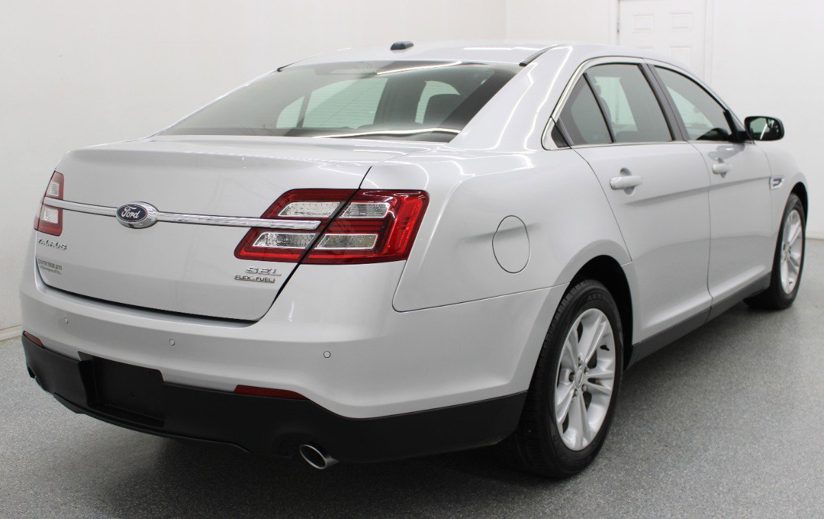 Used 2018 Ford Taurus SEL FWD image 5