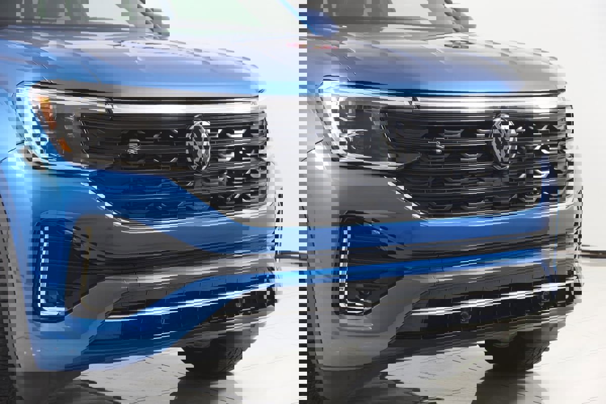Used 2024 Volkswagen Atlas Cross Sport SEL R-Line image 43