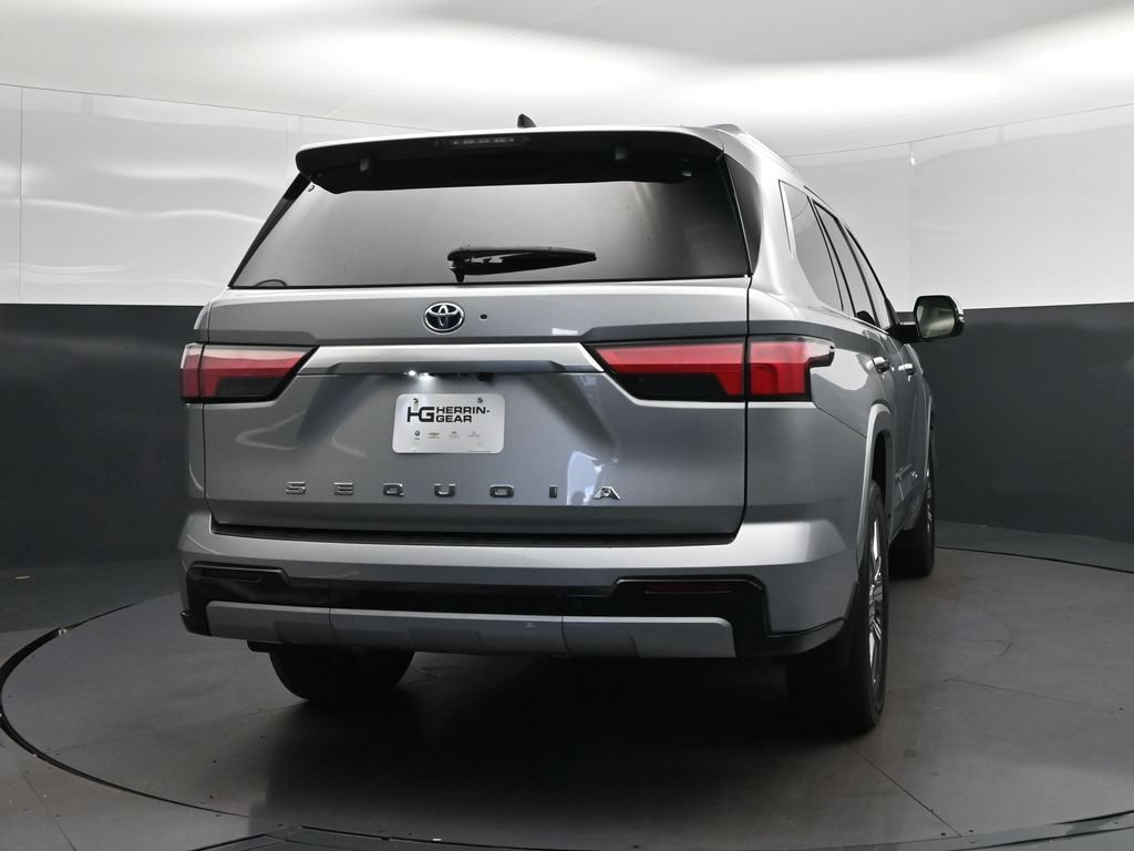 Used 2023 Toyota Sequoia Capstone AWD/4WD image 7