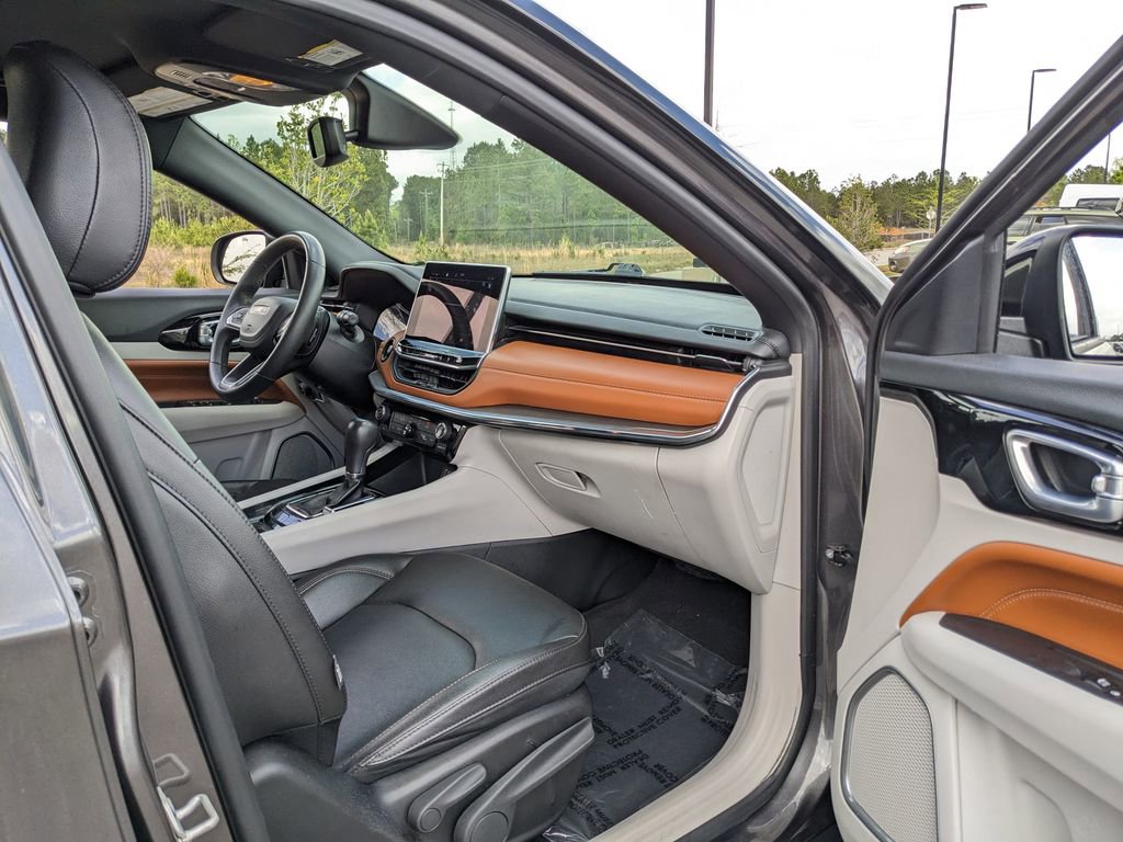 Certified 2024 Jeep Compass Limited AWD/4WD image 35