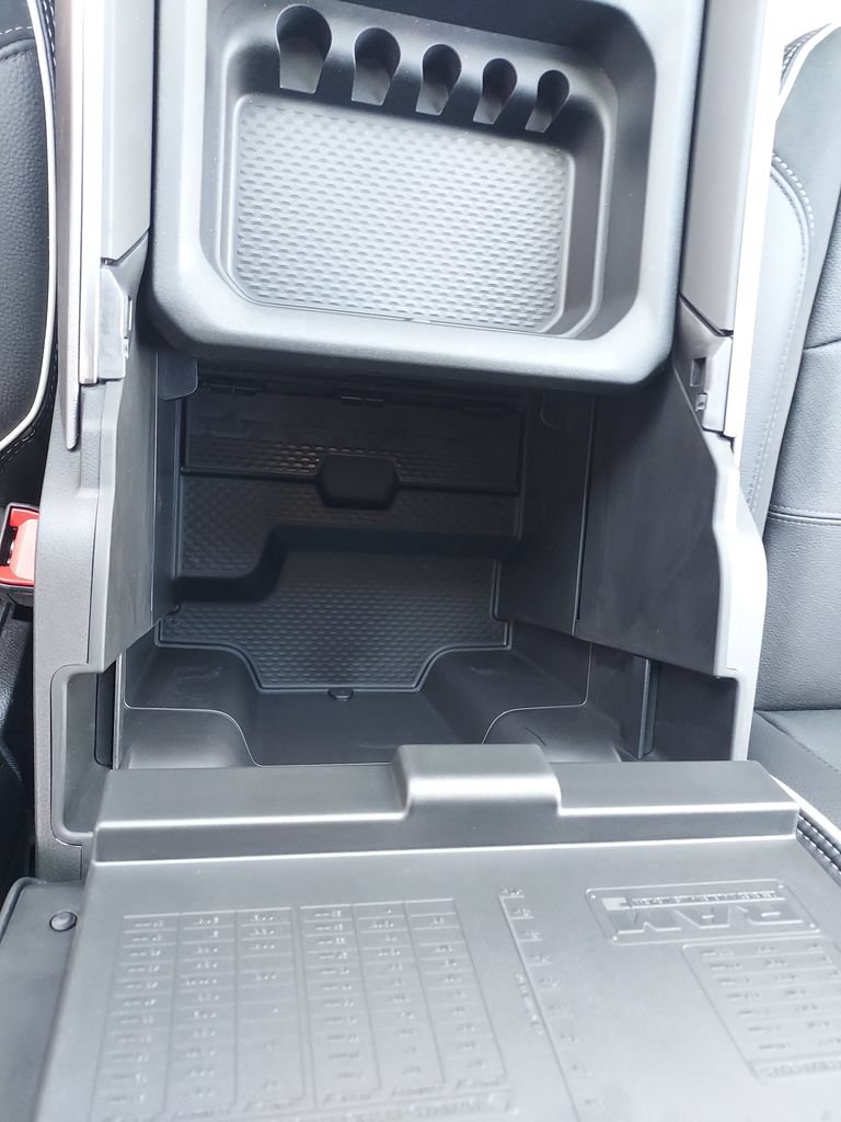 New 2026 RAM 2500 Laramie AWD/4WD image 24