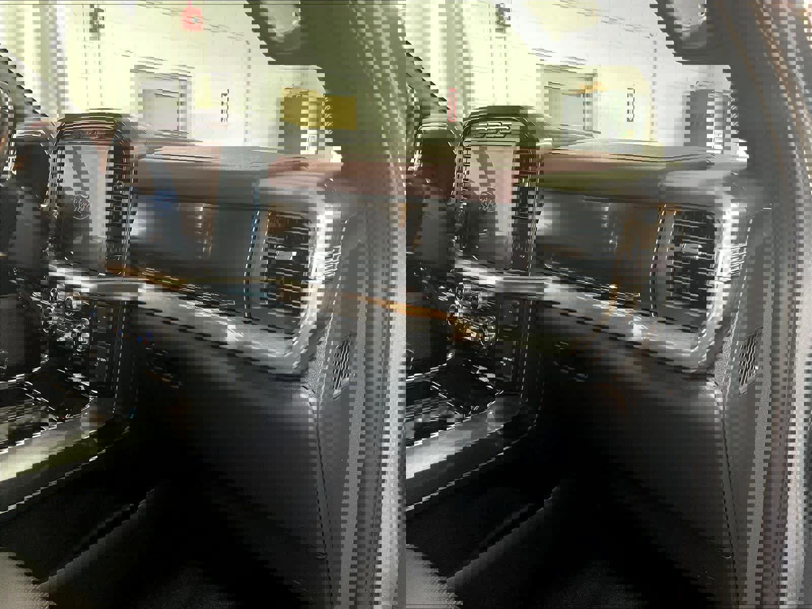 Used 2022 Ford F150 Lariat w/ Equipment Group 502A High image 13