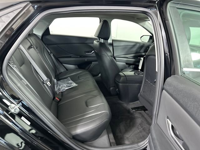 Used 2024 Hyundai Elantra Limited image 27