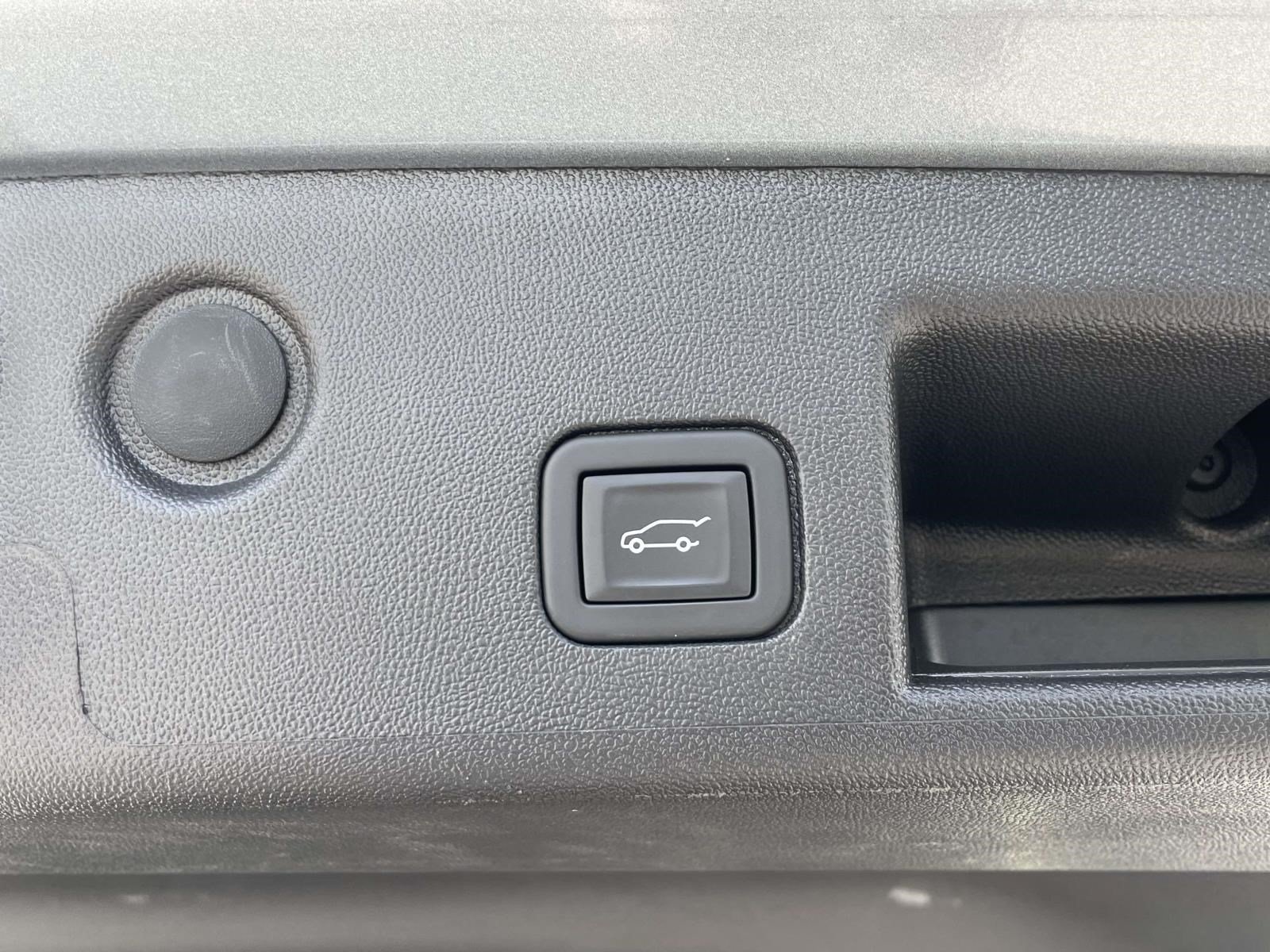 Used 2024 Chevrolet Equinox RS FWD image 9