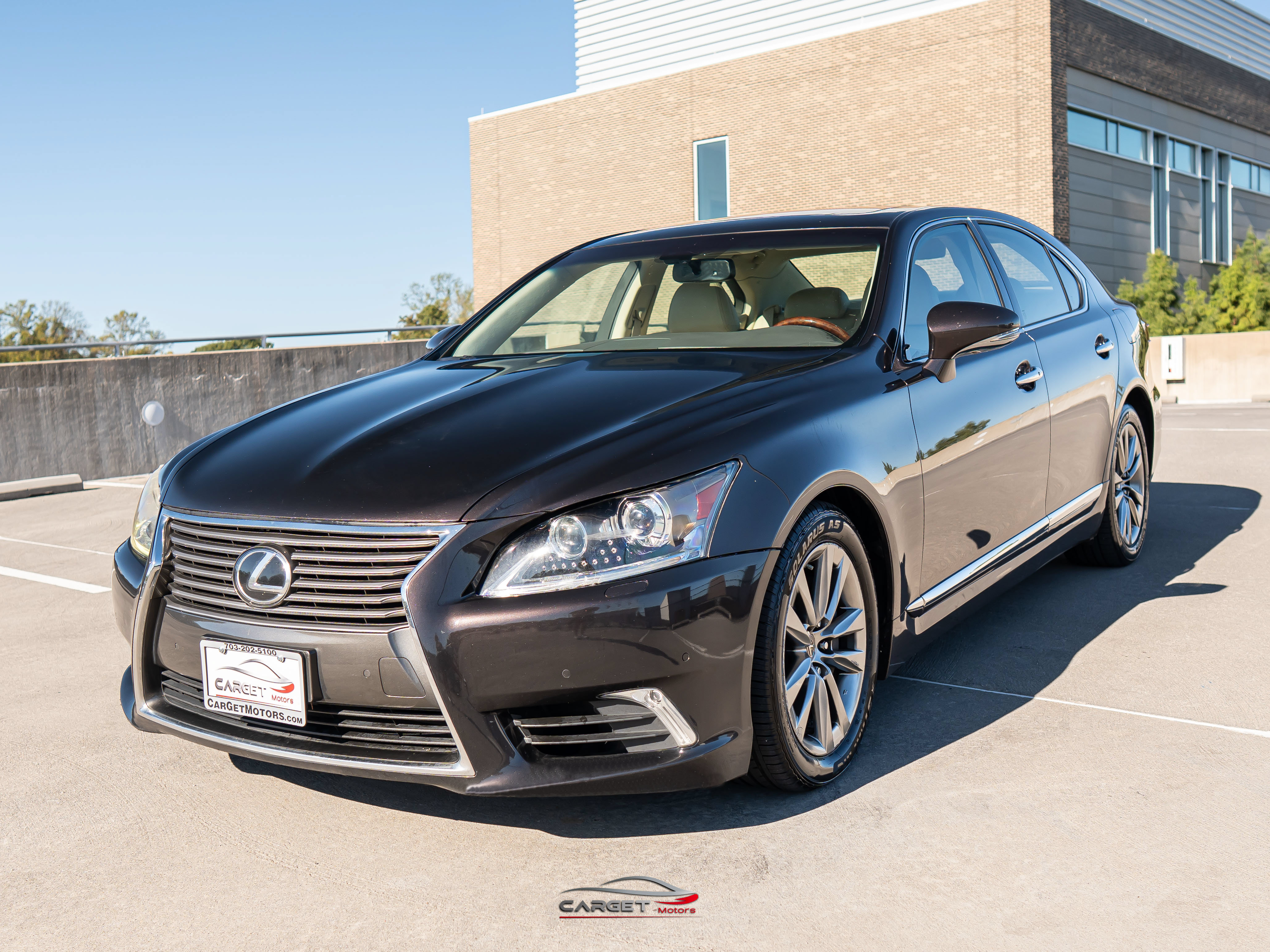 Used 2016 Lexus LS 460 AWD w/ Comfort Package image 2