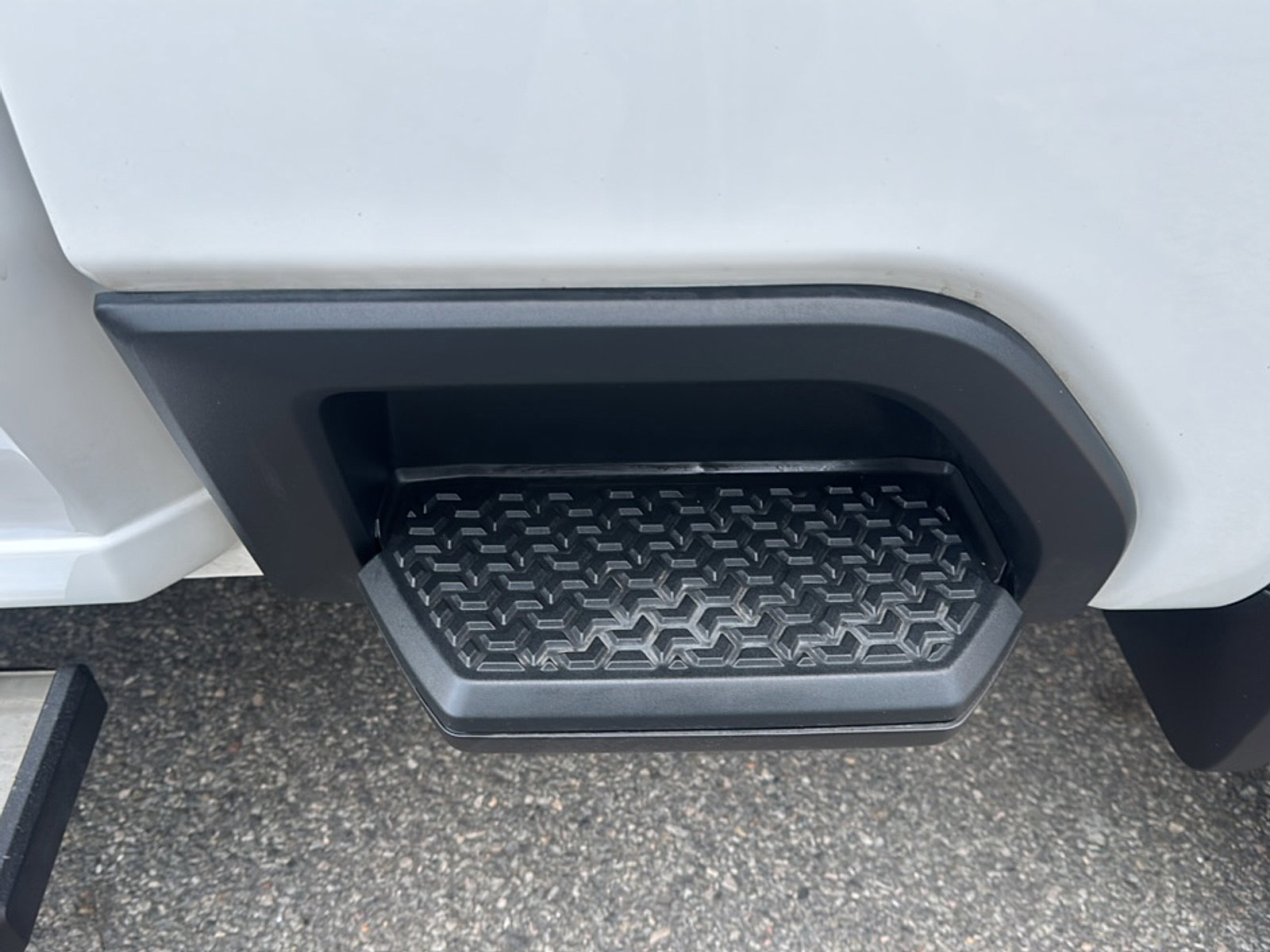 Used 2025 Chevrolet Silverado 2500 LT w/ Convenience Package image 32