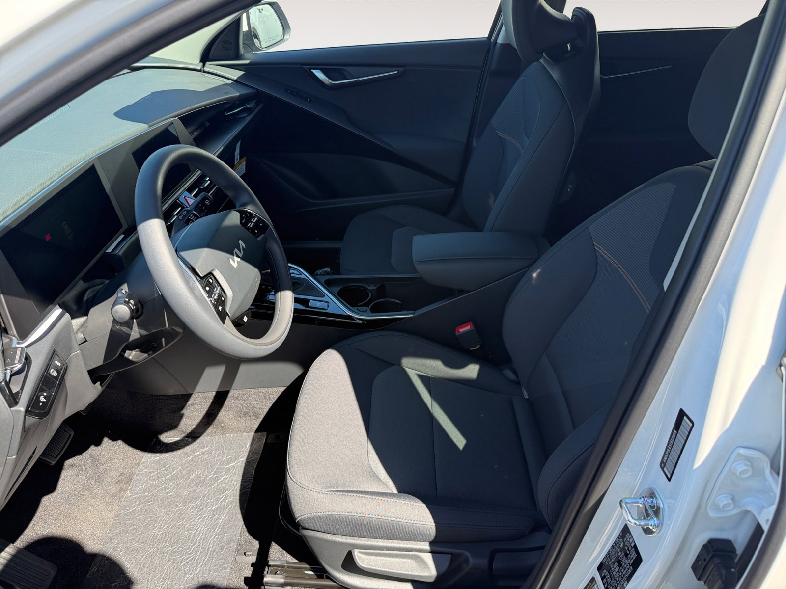 New 2026 Kia Niro LX FWD image 10