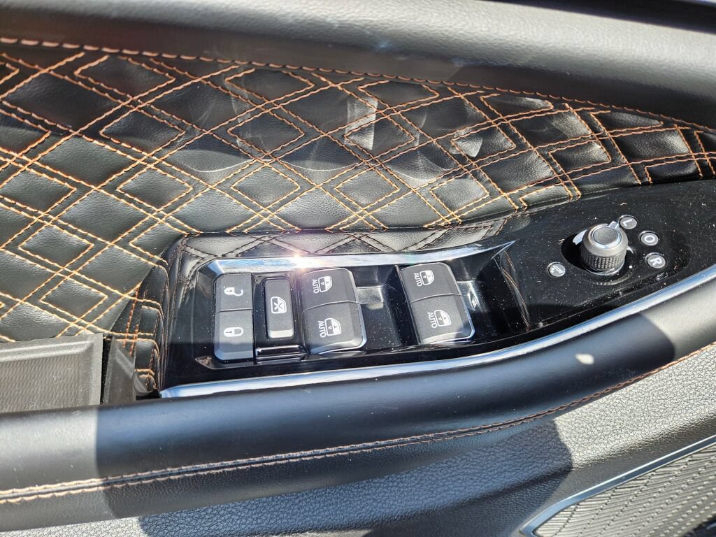 Used 2023 Jeep Grand Cherokee Summit w/ Luxury Tech Group V AWD/4WD image 20