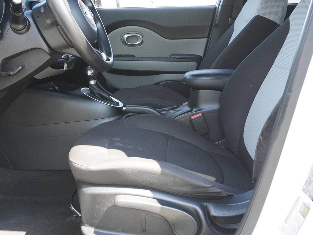 Used 2018 Kia Soul FWD image 19