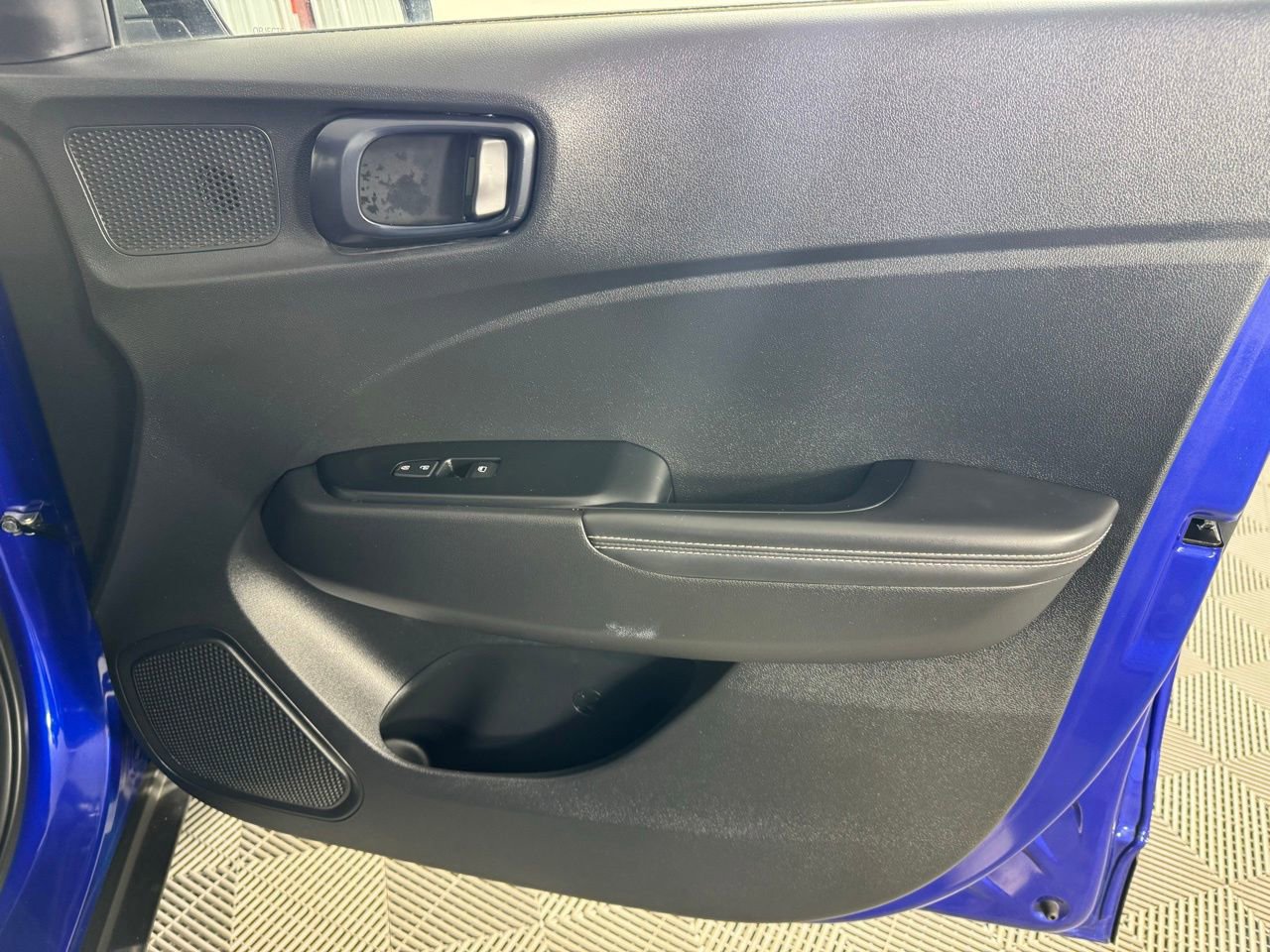 Used 2024 Hyundai Venue Limited image 30