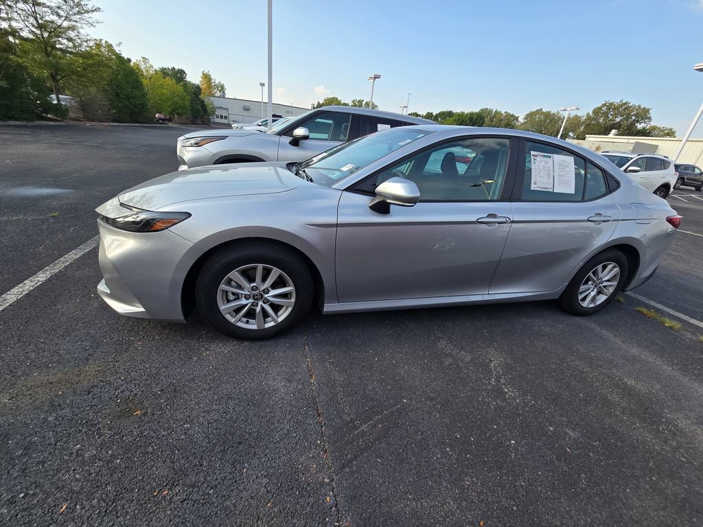 Used 2026 Toyota Camry LE FWD image 5