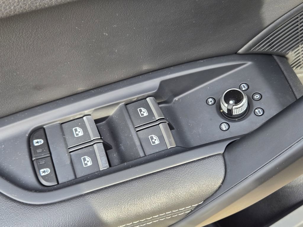 Certified 2023 Audi Q5 e Premium Plus w/ Premium Plus Package image 28