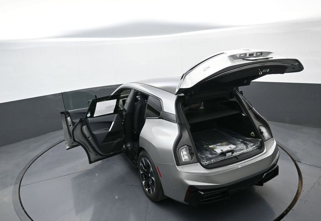 New 2026 BMW iX xDrive60 w/ M Sport Package image 45