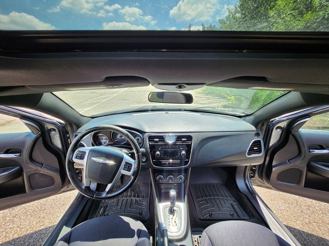 Used 2012 Chrysler 200 Touring FWD image 22