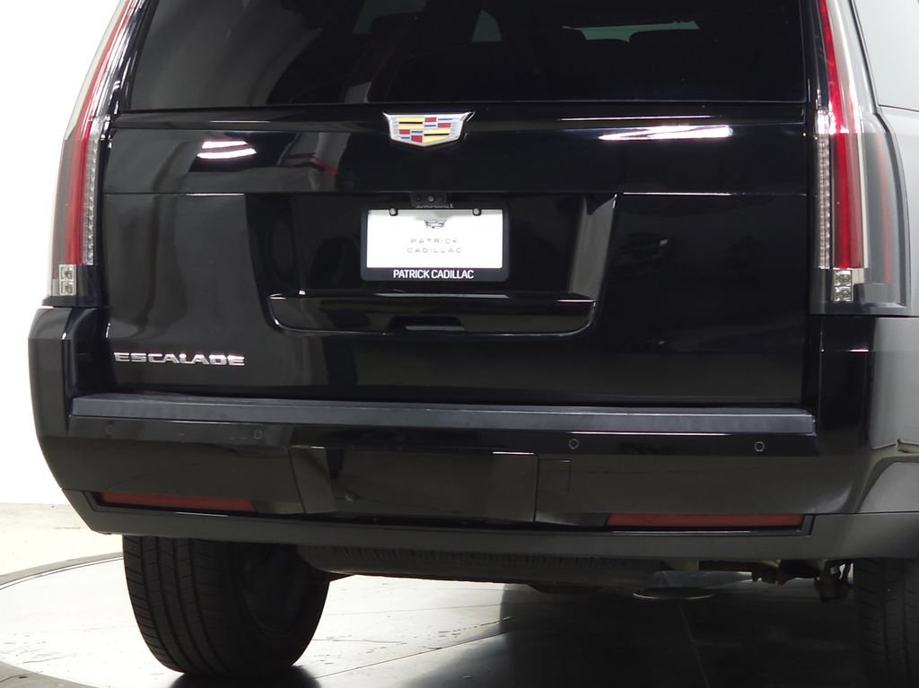 Used 2020 Cadillac Escalade Platinum w/ Escalade Sport Edition AWD/4WD image 8