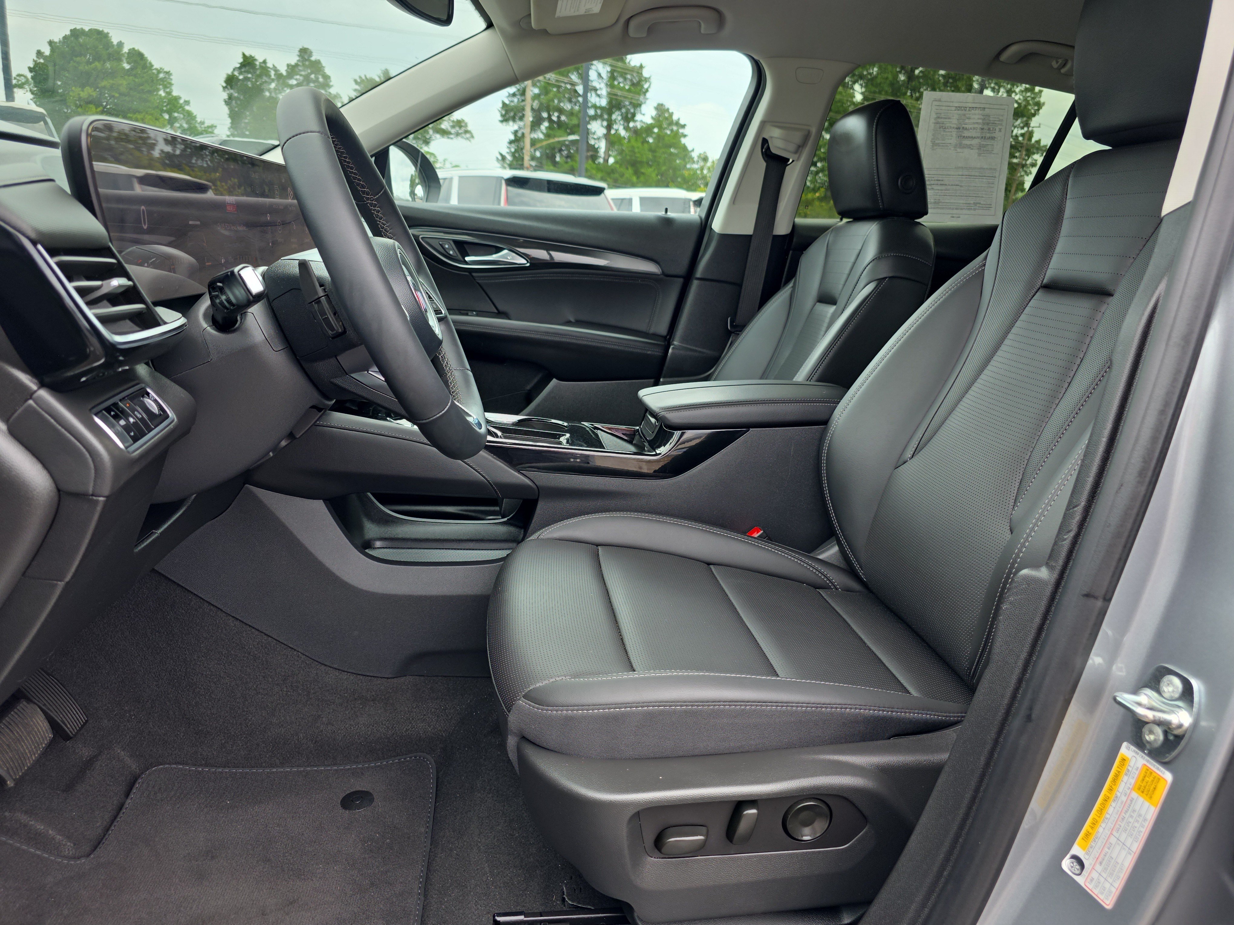 Used 2025 Buick Envision Preferred AWD/4WD image 10