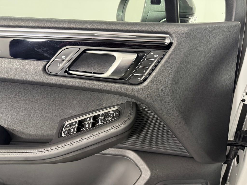 Certified 2026 Porsche Macan Turbo image 20