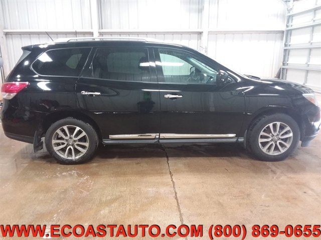 Used 2014 Nissan Pathfinder SL w/ SL Tech Package FWD image 3
