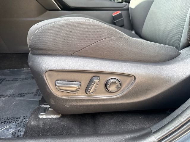 Used 2022 Toyota Venza LE image 41