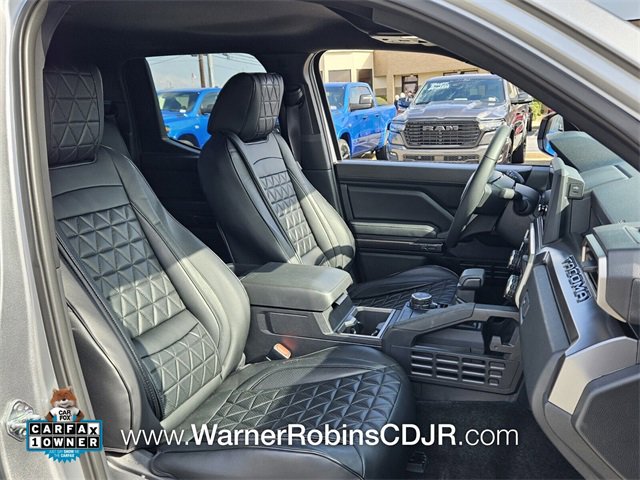 Used 2025 Toyota Tacoma TRD Sport image 16