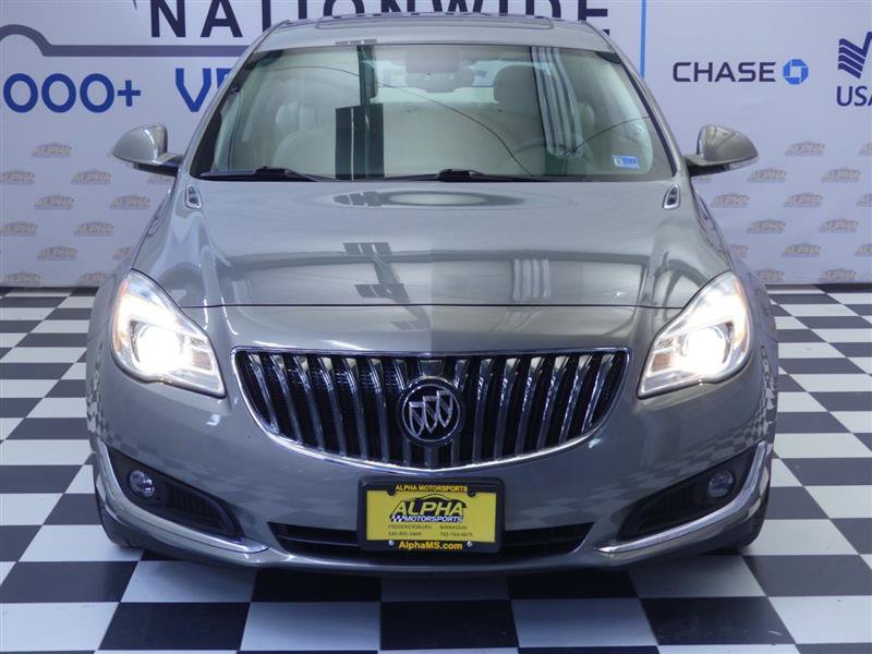Used 2017 Buick Regal Sport Touring FWD image 2