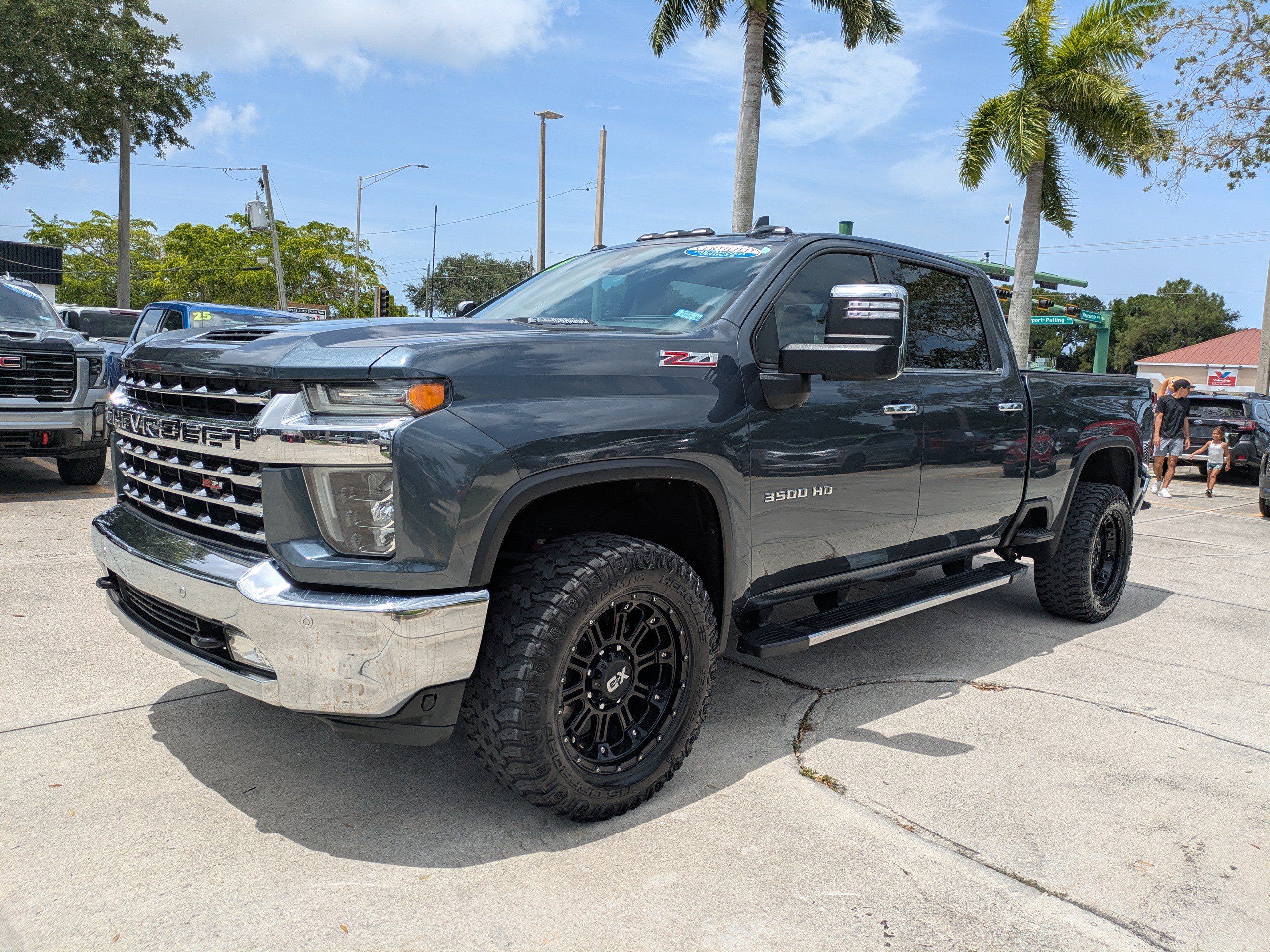 Used 2020 Chevrolet Silverado 3500 LTZ w/ LTZ Premium Package AWD/4WD image 7
