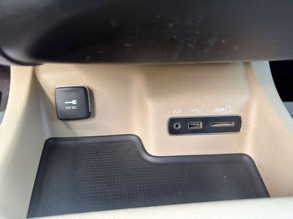 Used 2017 Dodge Durango SXT w/ 3rd Row Seating Group RWD image 17