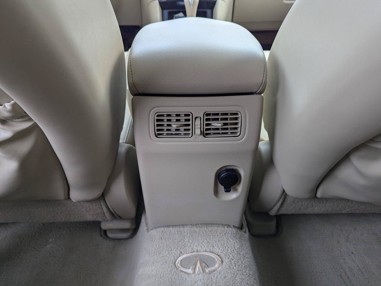 Used 2010 INFINITI FX35 AWD w/ Navigation Pkg image 37