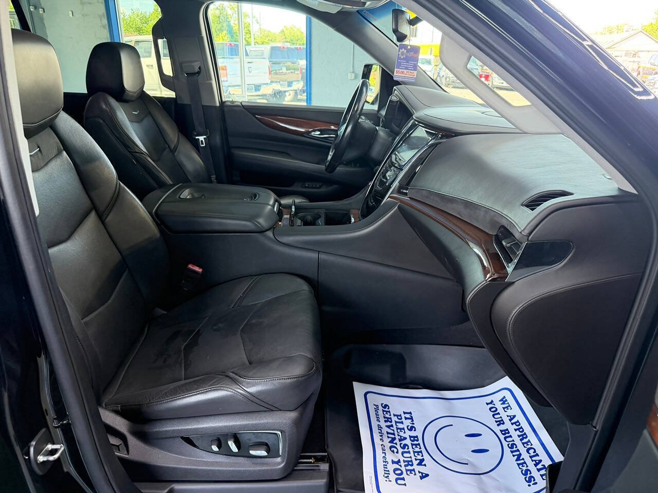 Used 2016 Cadillac Escalade Luxury AWD/4WD image 23