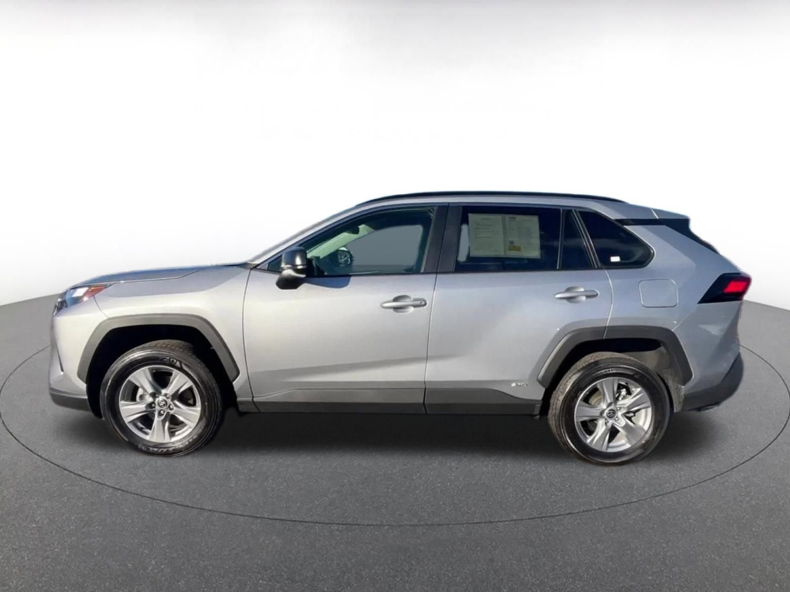 Used 2025 Toyota RAV4 LE image 9