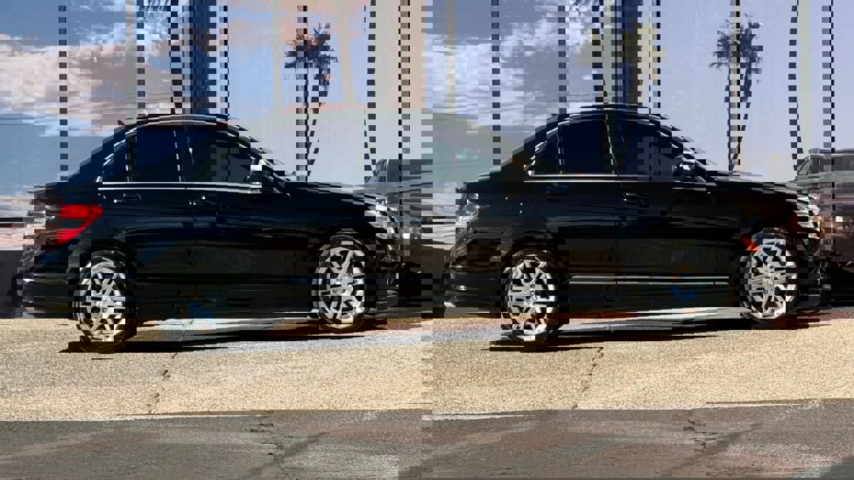 Used 2009 Mercedes-Benz C 350 Sport image 17