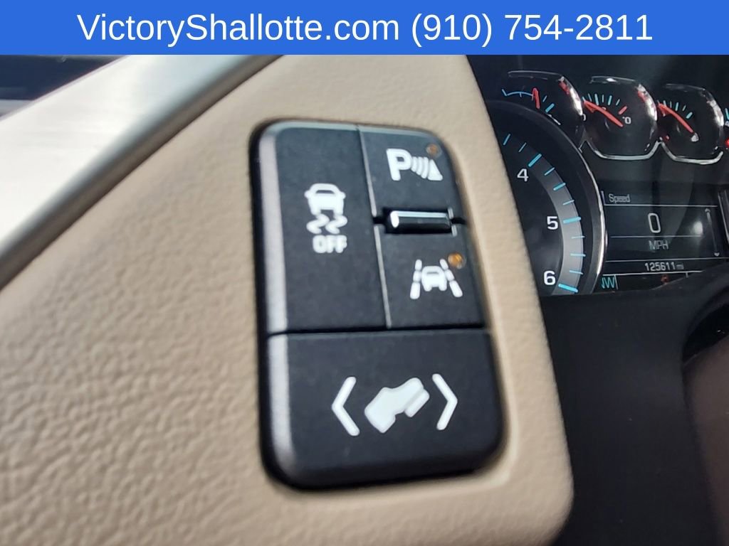 Used 2017 GMC Yukon XL SLE w/ SLE Value Package image 13