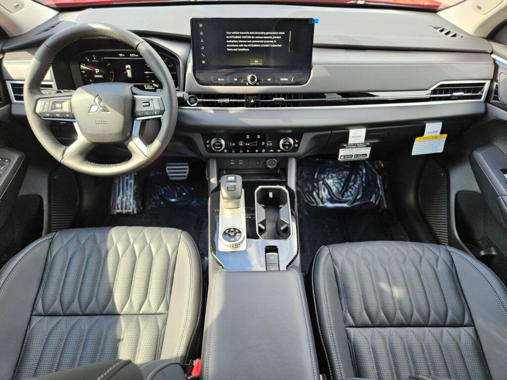 New 2025 Mitsubishi Outlander SEL image 11