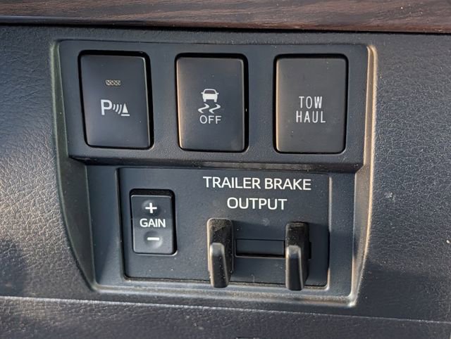 Used 2019 Toyota Tundra Limited w/ Limited Premium Package image 17