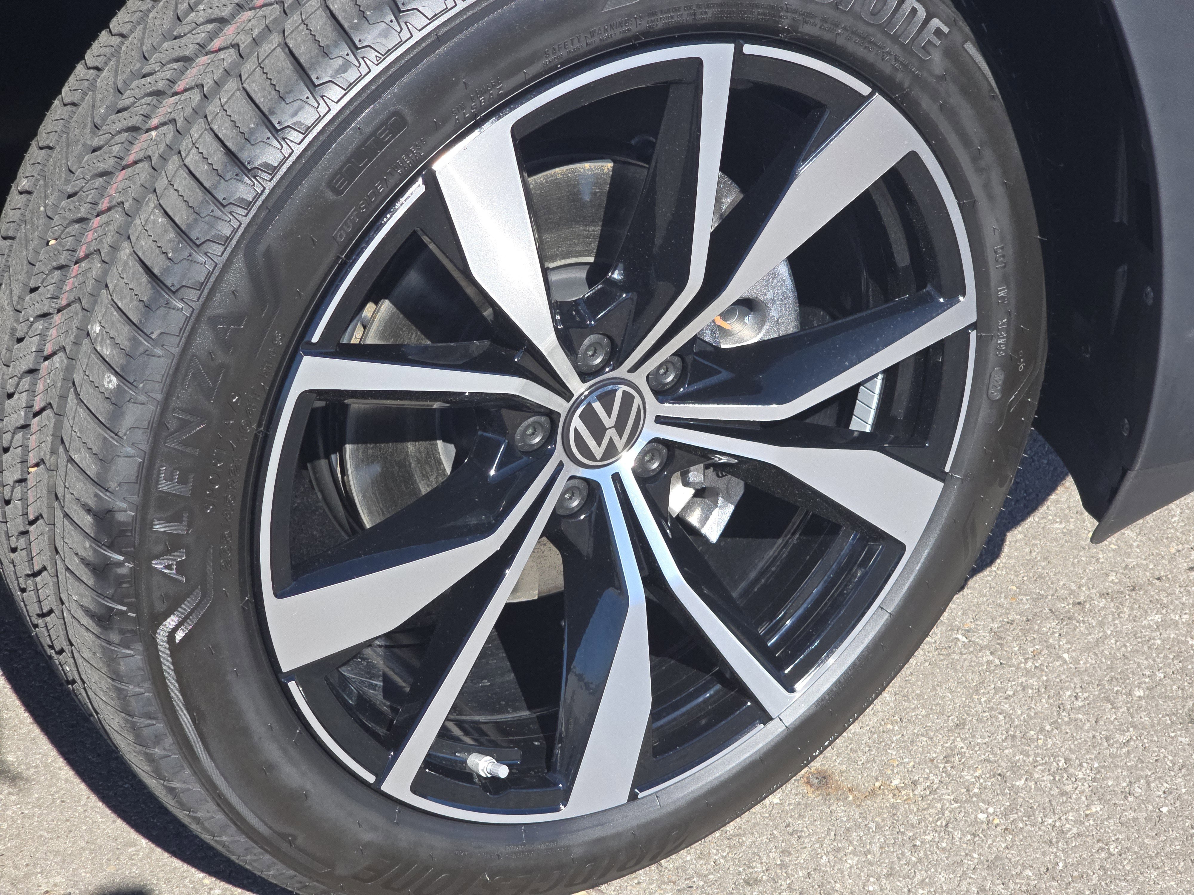 New 2026 Volkswagen Atlas Cross Sport SEL Premium R-Line image 16