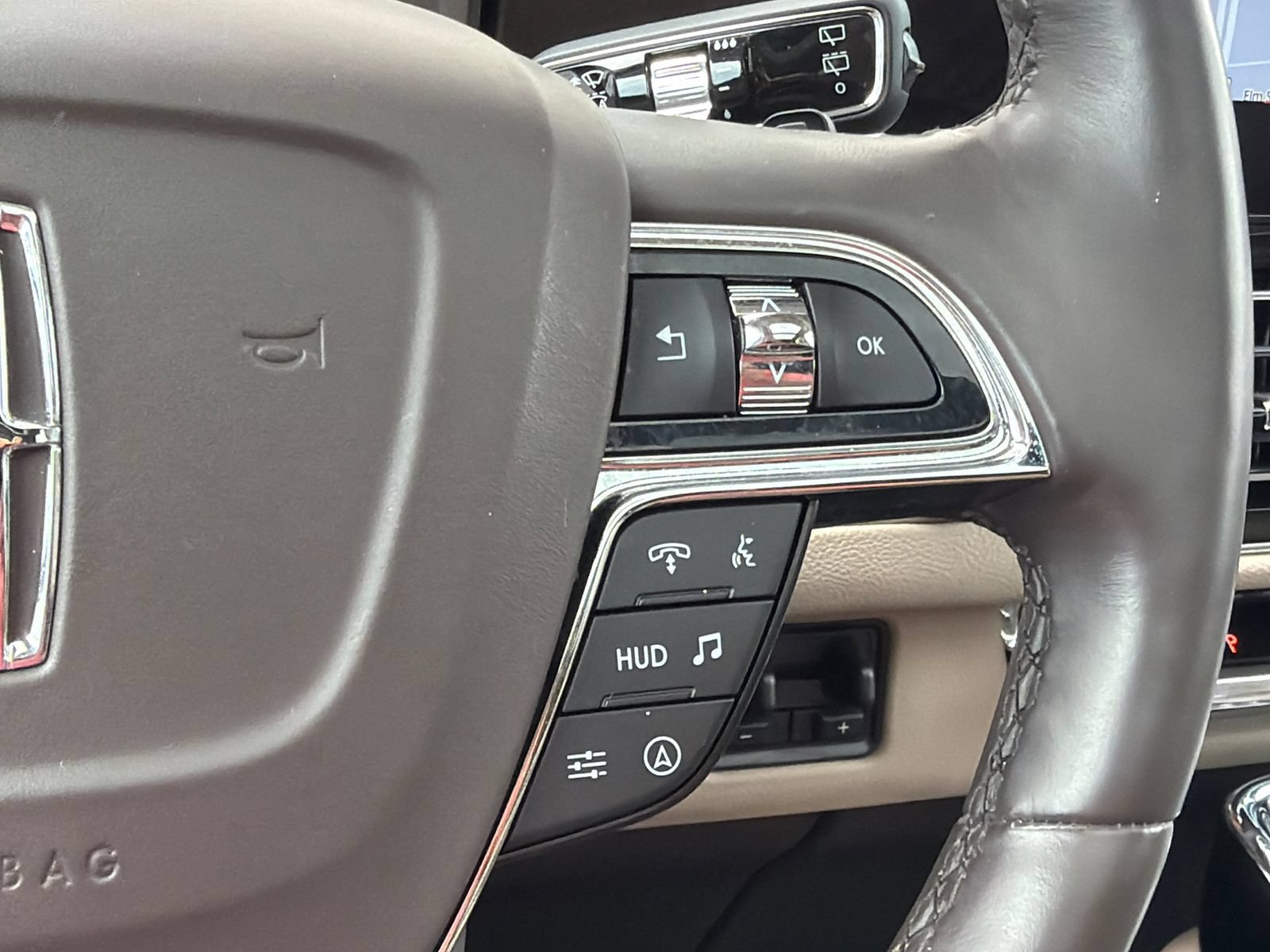 Certified 2023 Lincoln Navigator L Reserve AWD/4WD image 24