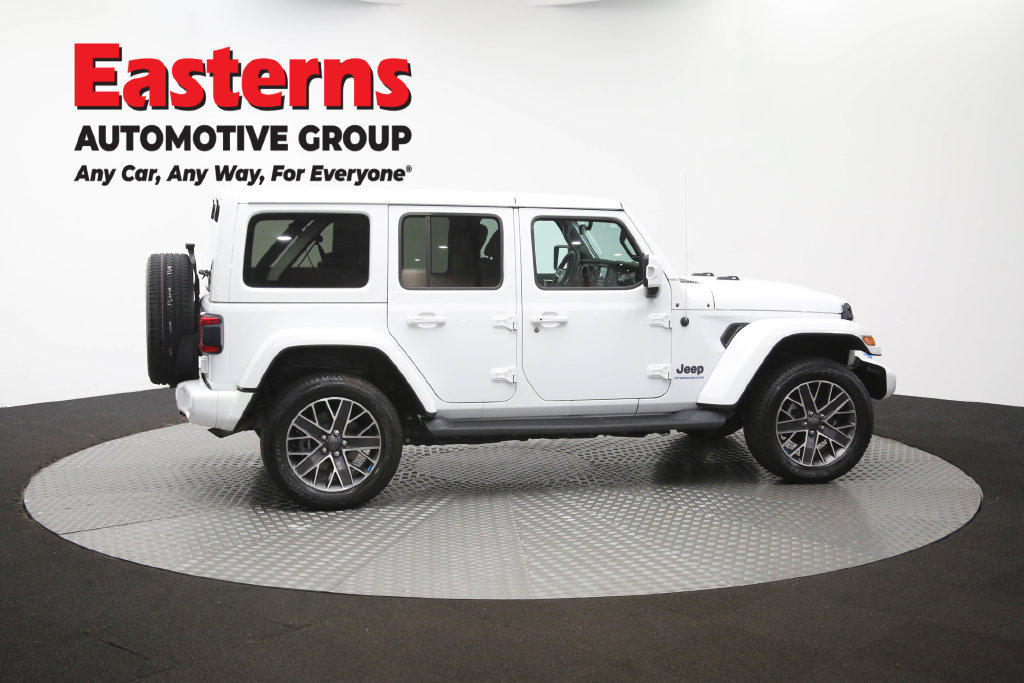 Used 2023 Jeep Wrangler Unlimited Sahara AWD/4WD image 47