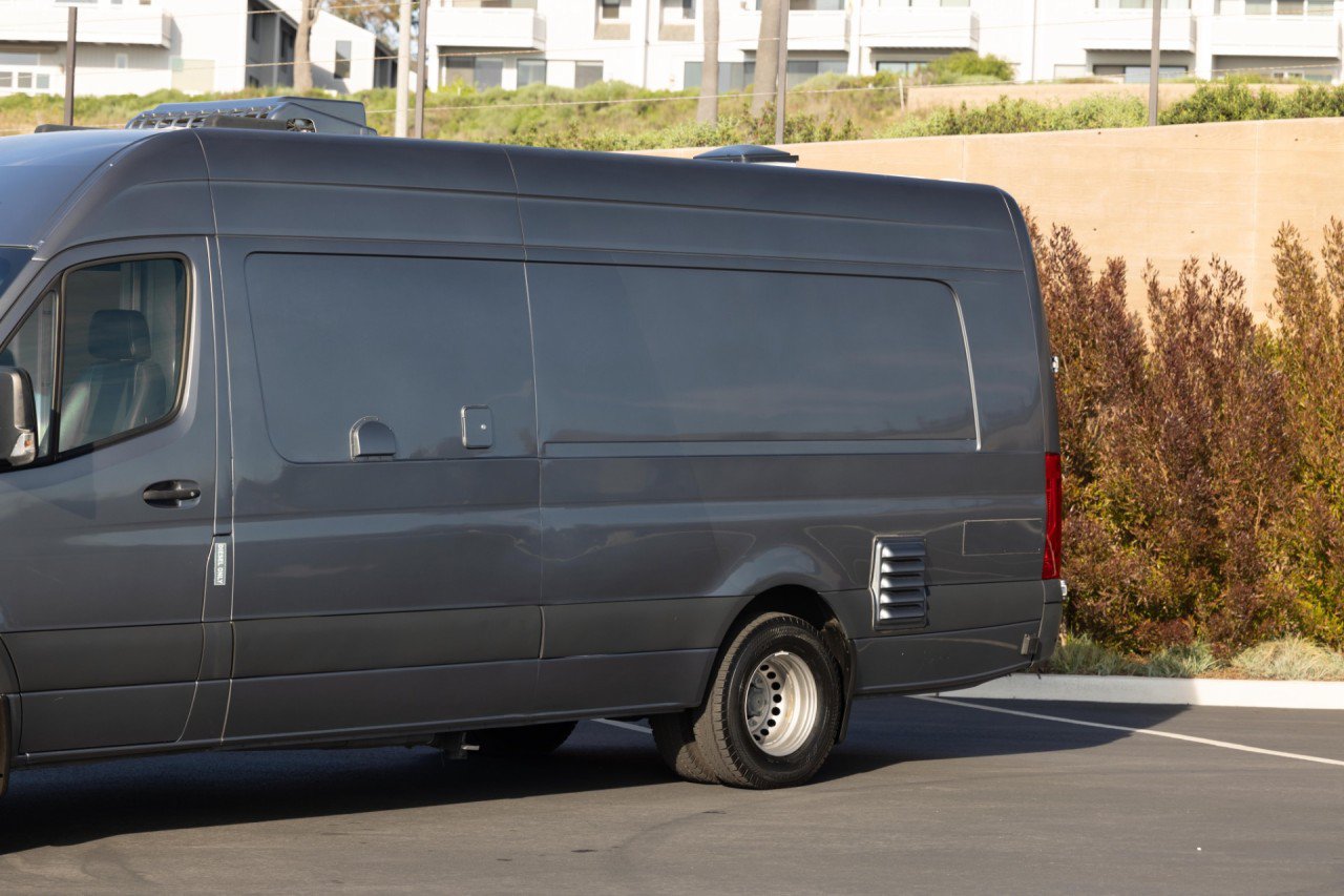 Used 2021 Mercedes-Benz Sprinter 4500 w/ Parking Package image 23