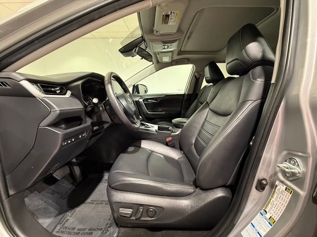 Used 2021 Toyota RAV4 XLE Premium AWD/4WD image 13