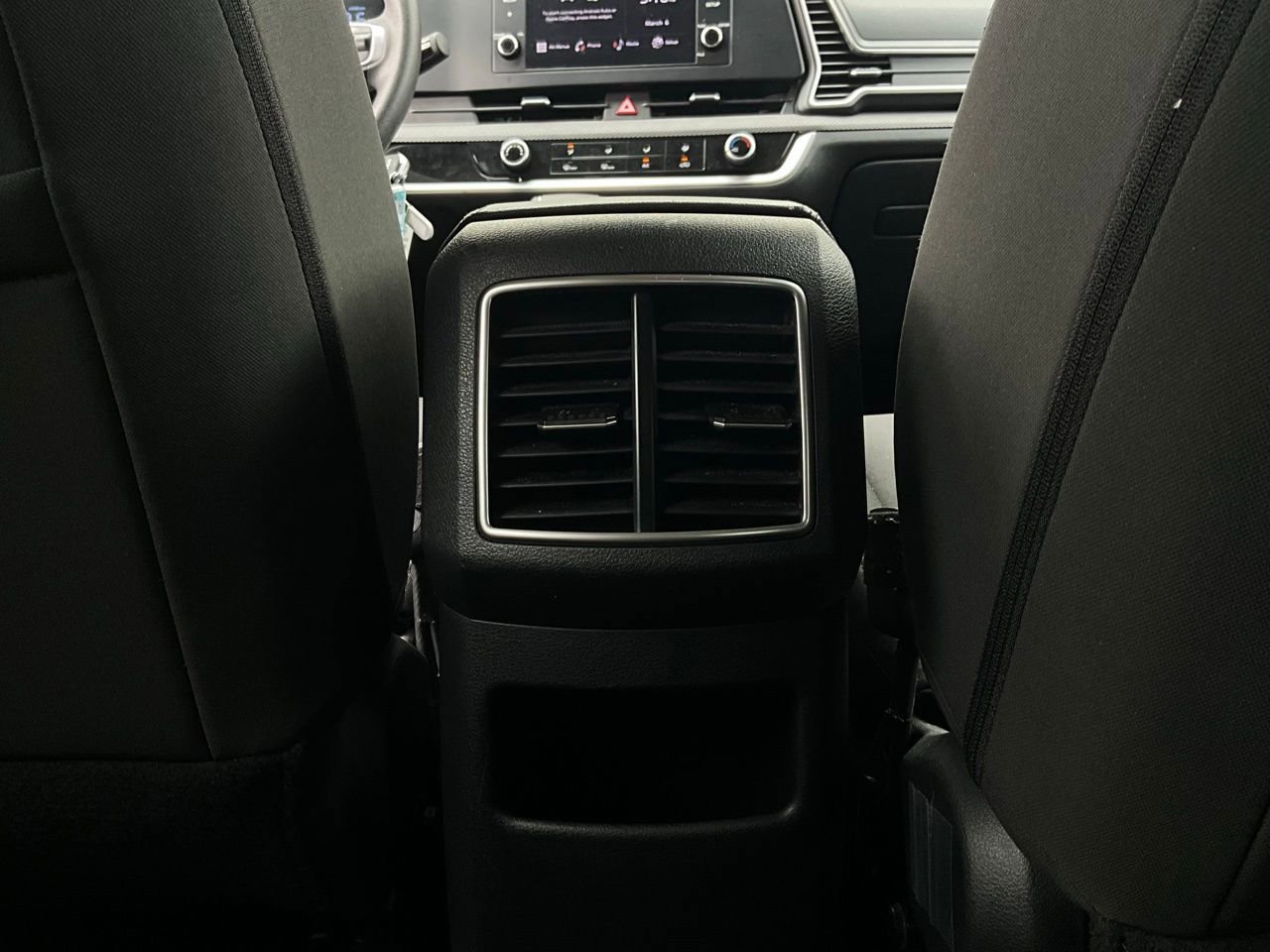 Used 2025 Kia Sportage LX image 12