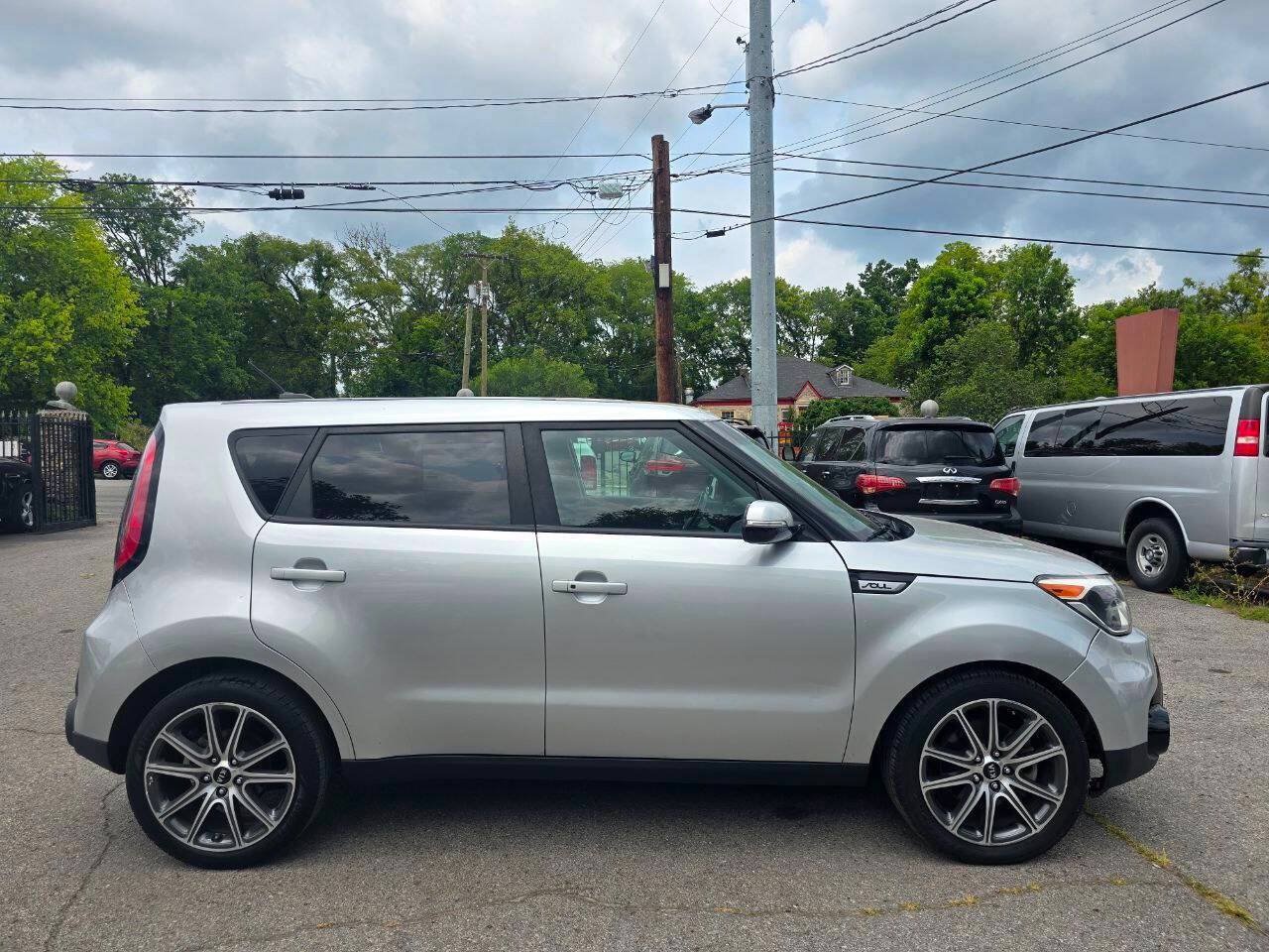 Used 2018 Kia Soul ! w/ Tech Package FWD image 9