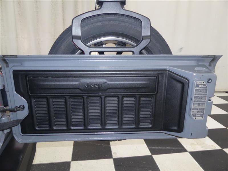 Used 2022 Jeep Wrangler Unlimited Sahara image 35