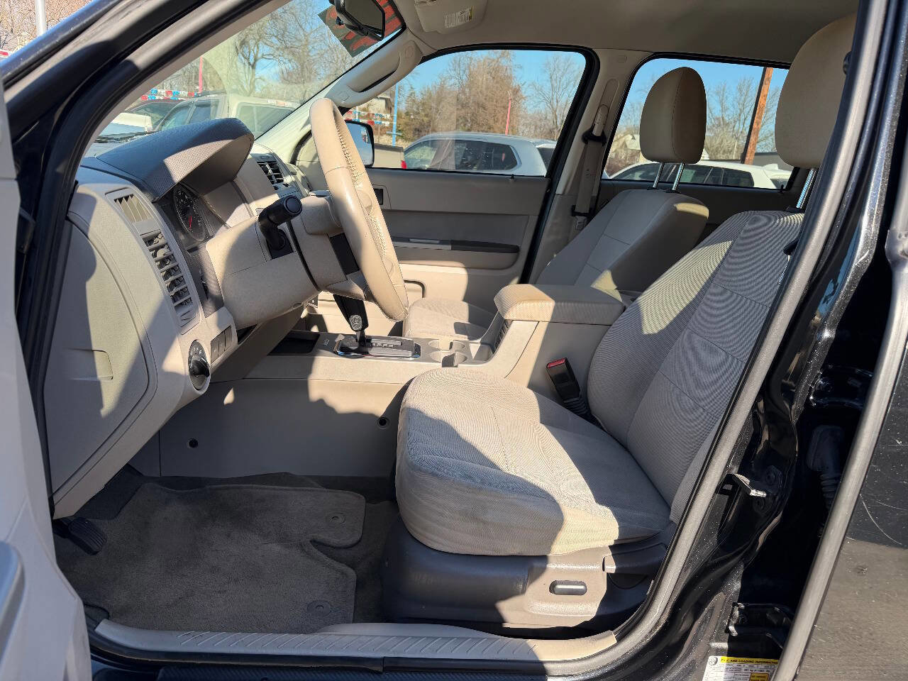 Used 2011 Ford Escape XLT image 9