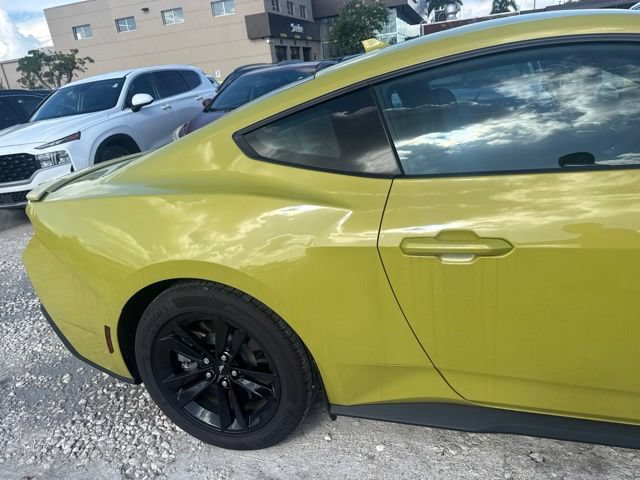 Used 2025 Ford Mustang GT RWD image 5