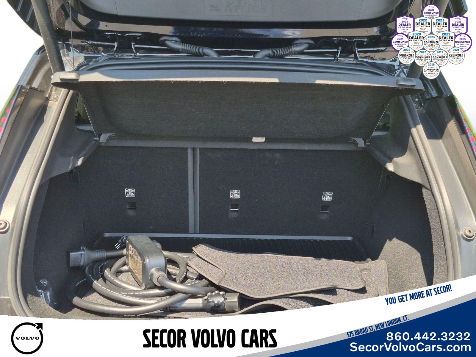 Used 2025 Volvo EX30 Plus w/ Protection Package Premier AWD/4WD image 6