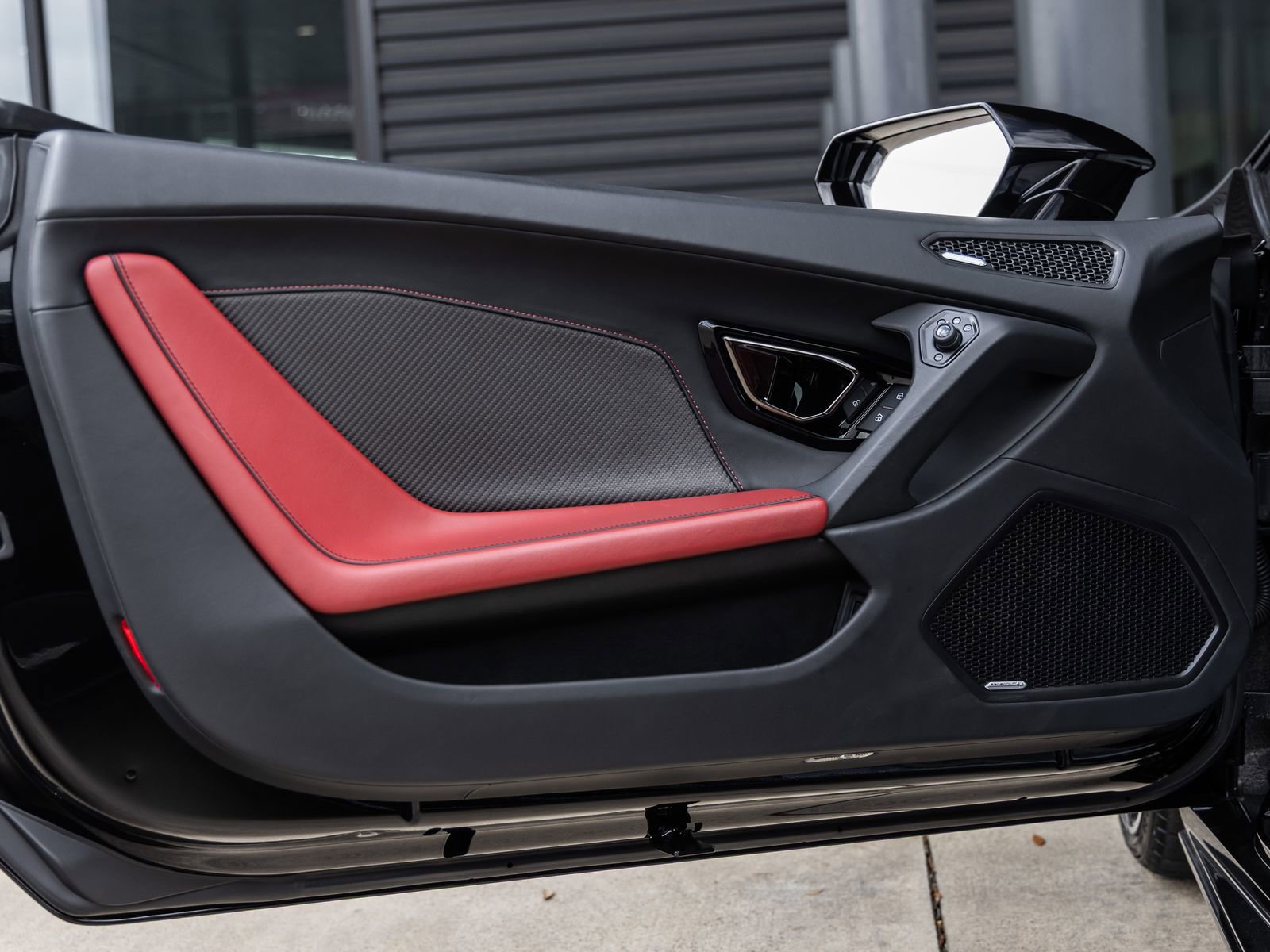 Used 2020 Lamborghini Huracan EVO image 23