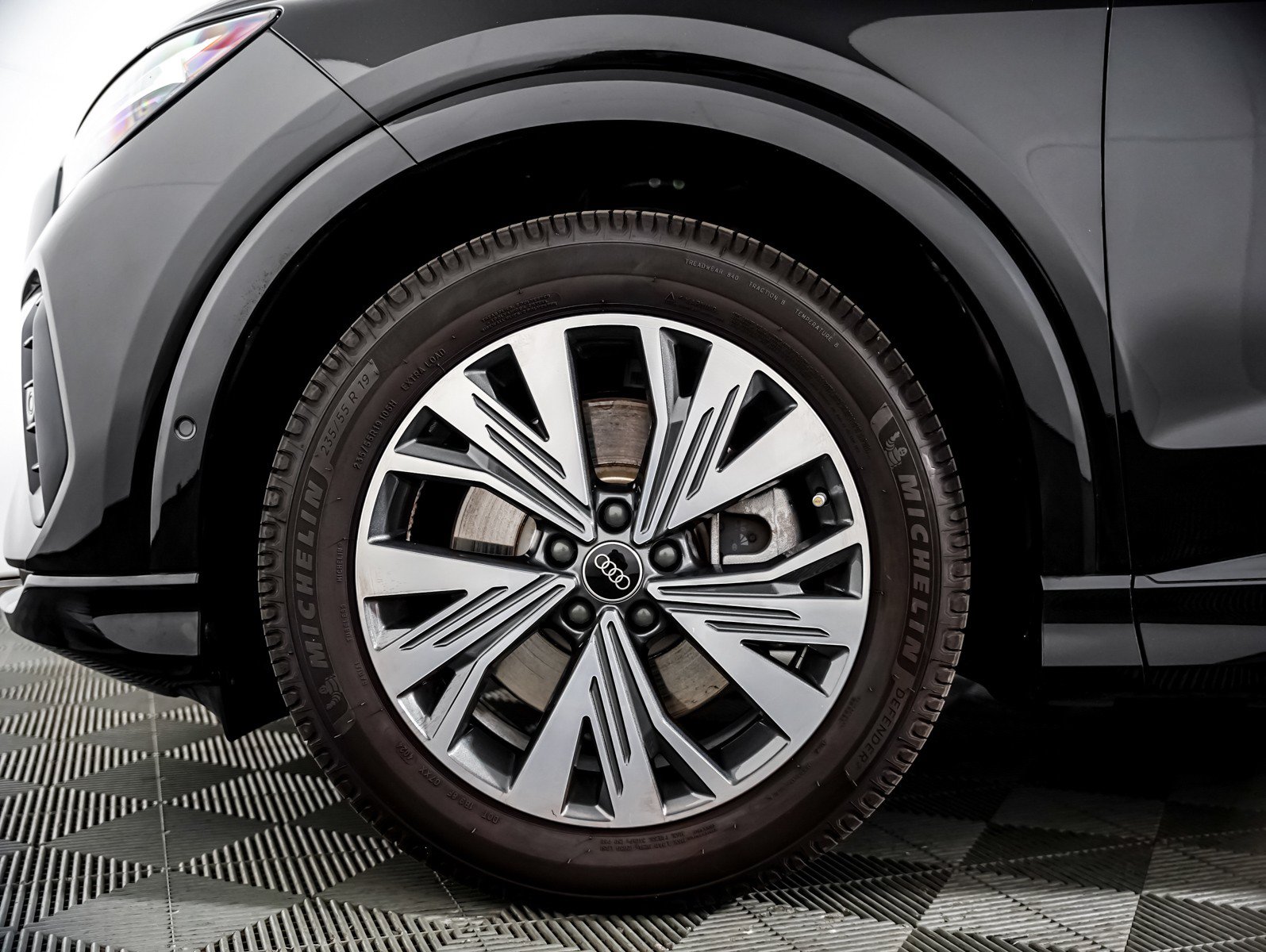 Certified 2023 Audi Q4 e-tron Premium Plus RWD image 4