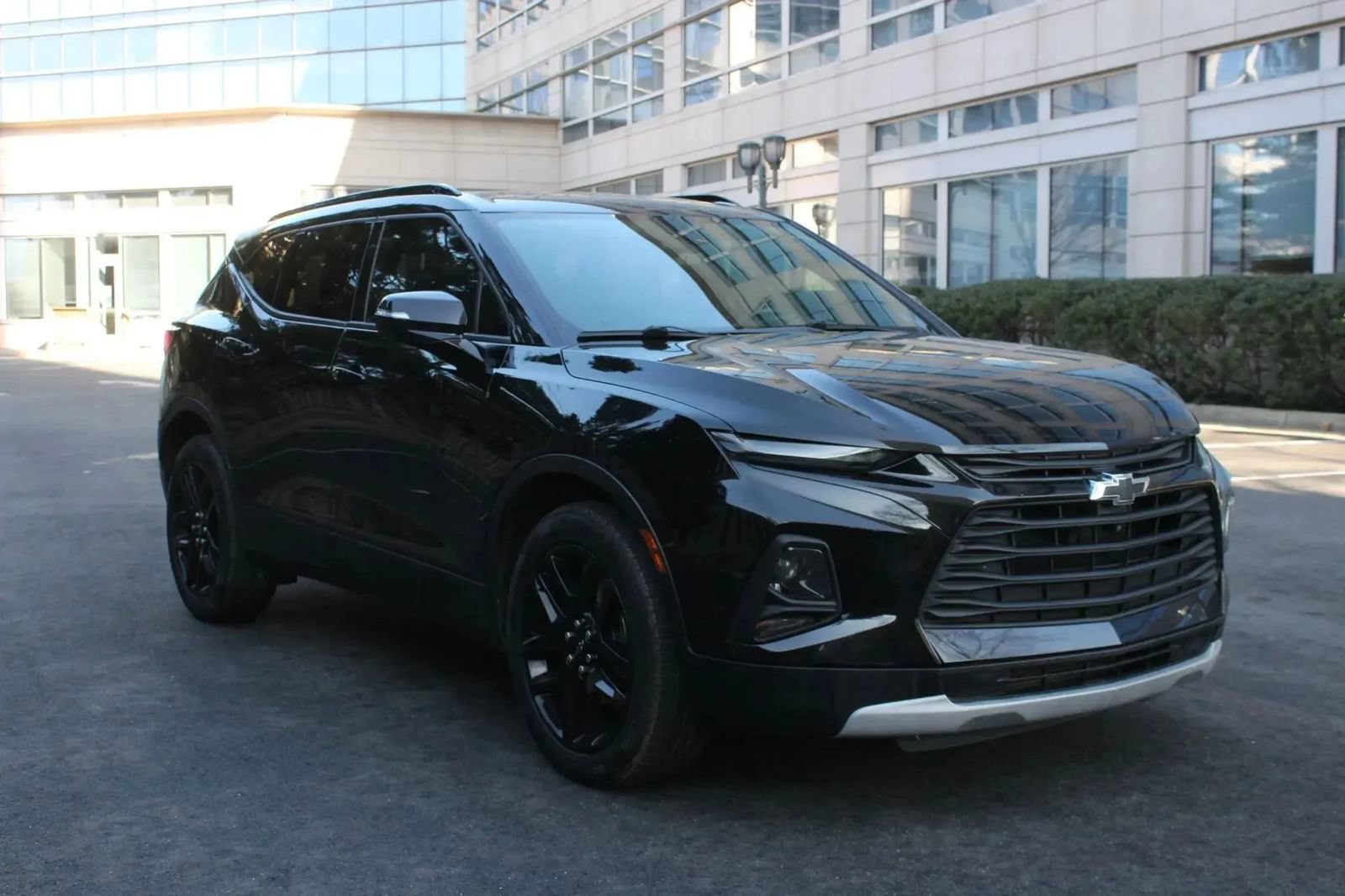 Used 2019 Chevrolet Blazer LT w/ Sound & Technology Package FWD image 1